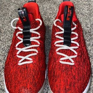 Lebron 15 low basketball shoes
